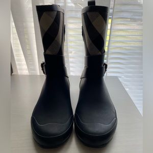 Burberry Holloway Black Rubber Rain Boots US 7.5 Black Beige Nova Check